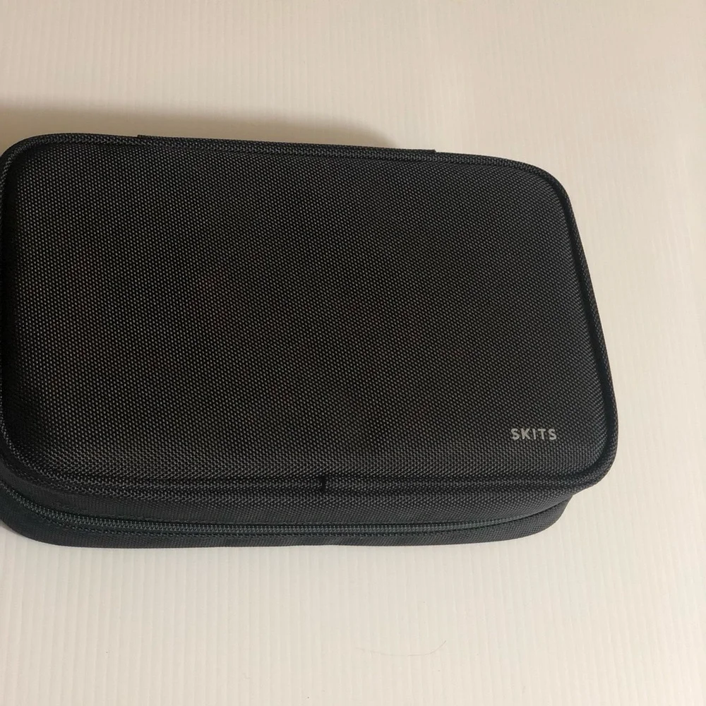 SKITS Geek Tech case Black